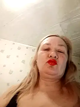 HelenaGlossX online show from March 3, 2025, 1:12 pm