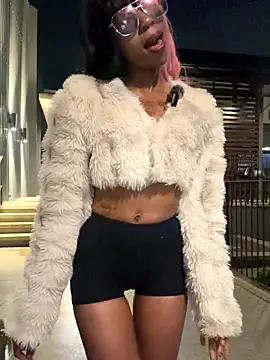 Snapshot of Dime-__ chatting on December 17, 2025, 8:14 pm Dime- online show from December 17, 2025, 8:14 pm