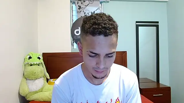 Jeffstyle18 online show from October 6, 2025, 10:32 pm