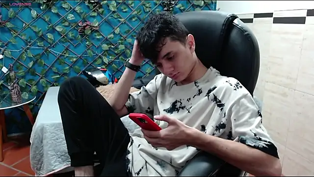 Waturox online show from September 29, 2025, 7:30 pm