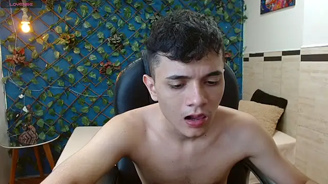 Waturox online show from September 8, 2025, 7:24 pm