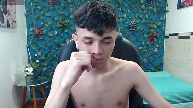 Waturox online show from March 12, 2025, 7:04 pm