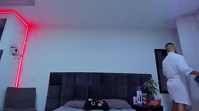 Alexander Martines online show from March 7, 2025, 4:24 am