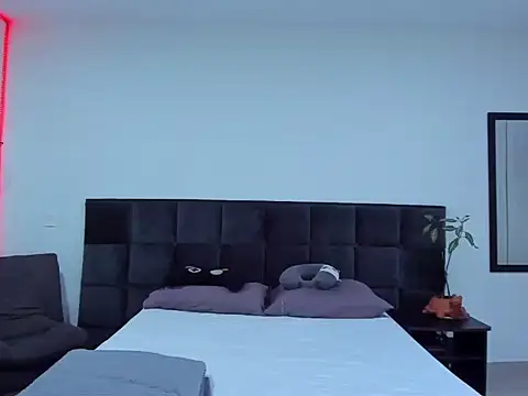 Alexander Martines online show from October 7, 2025, 11:06 pm