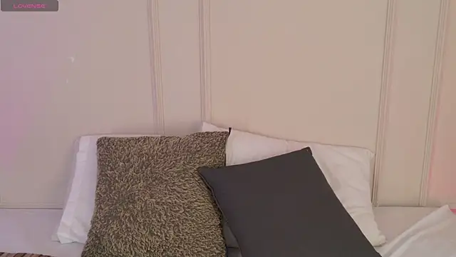 Mariapettit online show from October 9, 2025, 11:11 am