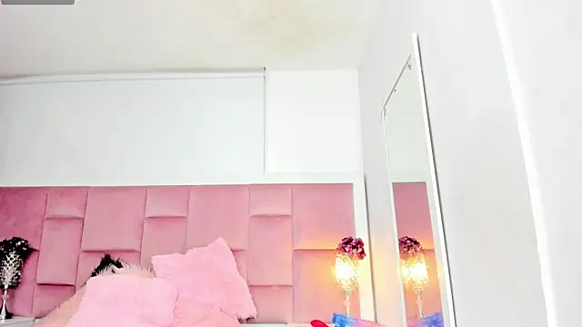 DaphneLloyd online show from January 21, 2025, 2:33 am