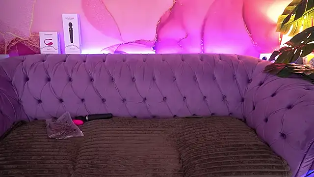 PamelaXX  online show from December 2, 2025, 9:05 pm