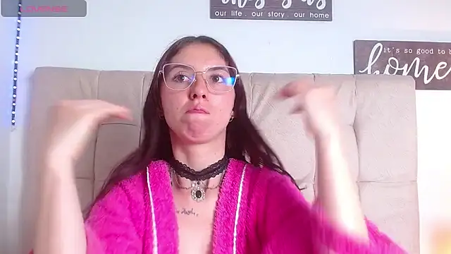 mildre303av online show from March 17, 2025, 11:35 pm