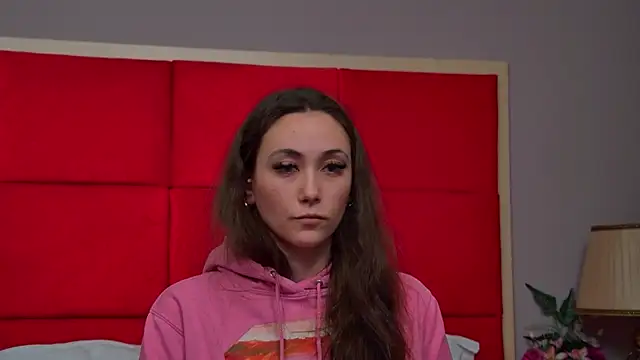 Snapshot of AliceMunro chatting on March 18, 2025, 9:43 pm AliceMunro online show from March 18, 2025, 9:43 pm