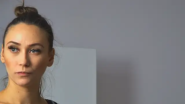 Snapshot of AliceMunro chatting on September 14, 2025, 3:01 pm AliceMunro online show from September 14, 2025, 3:01 pm