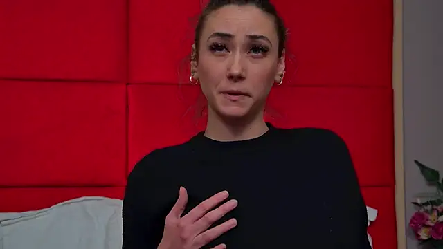 Snapshot of AliceMunro chatting on March 22, 2025, 8:37 pm AliceMunro online show from March 22, 2025, 8:37 pm