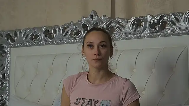 Snapshot of AliceMunro chatting on September 29, 2025, 3:39 pm AliceMunro online show from September 29, 2025, 3:39 pm