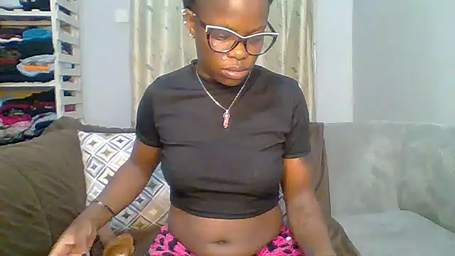 Petite 254 online show from May 29, 2026, 10:16 pm