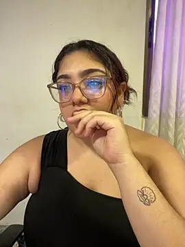 KathyGonzalez online show from September 9, 2025, 8:18 pm