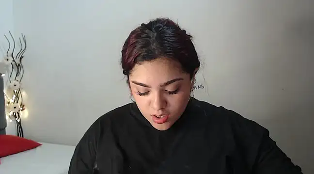 KathyGonzalez online show from March 13, 2025, 9:05 pm