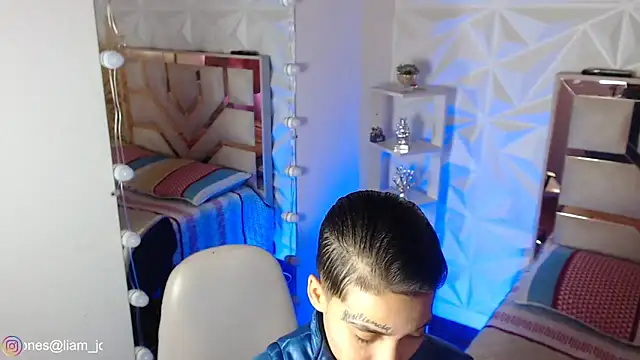 Jonesliam23 online show from March 31, 2026, 7:49 pm