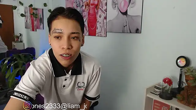 Jonesliam23 online show from March 2, 2025, 7:08 pm