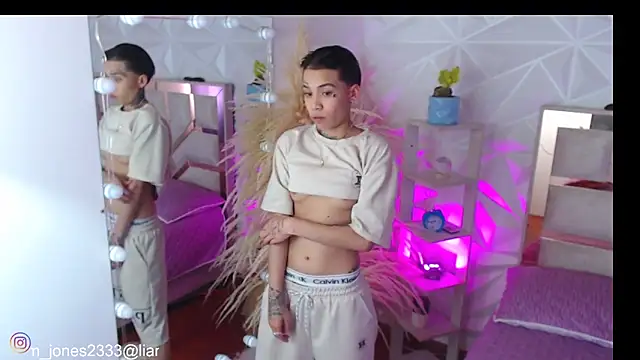 Jonesliam23 online show from September 26, 2025, 6:15 pm