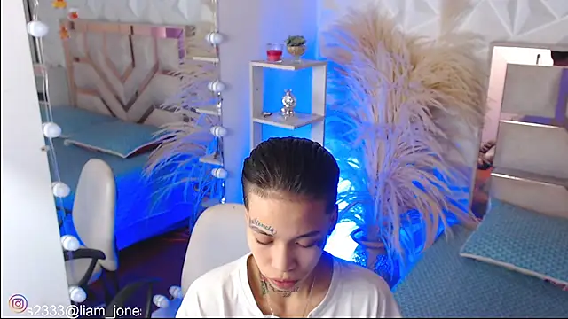 Jonesliam23 online show from November 20, 2025, 7:25 pm