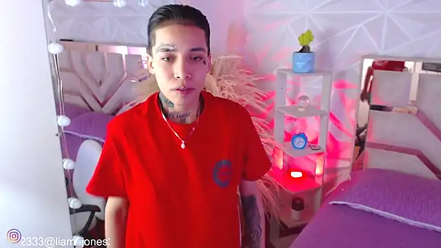 Jonesliam23 online show from September 19, 2025, 7:07 pm