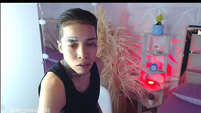 Jonesliam23 online show from September 20, 2025, 7:08 pm