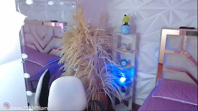 Jonesliam23 online show from September 21, 2025, 7:08 pm