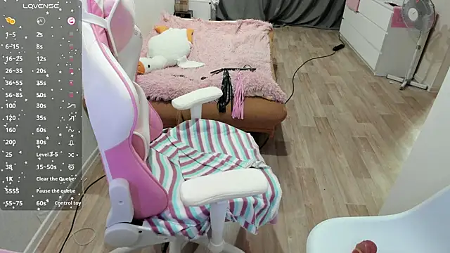 Snapshot of Malina_Lovely chatting on November 6, 2025, 8:35 pm Malina Lovely online show from November 6, 2025, 8:35 pm