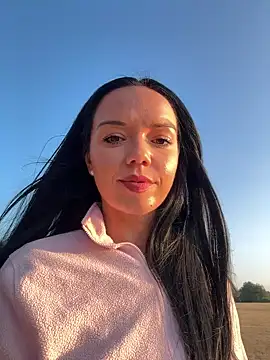 Snapshot of Vanesskaa chatting on July 14, 2026, 7:31 pm Vanesskaa online show from July 14, 2026, 7:31 pm