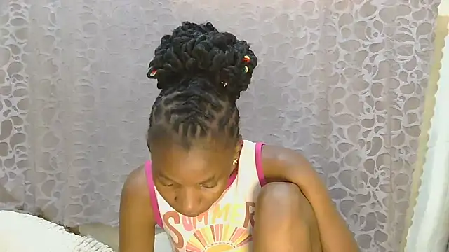 Snapshot of slim_girl02 chatting on June 18, 2026, 9:14 am slim girl02 online show from June 18, 2026, 9:14 am