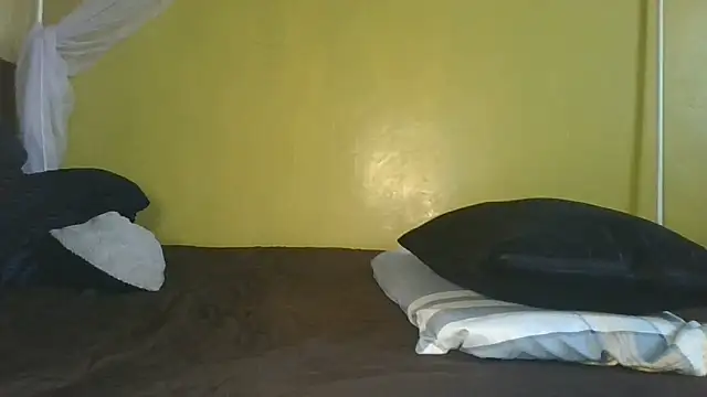 Snapshot of slim_girl02 chatting on June 18, 2026, 5:06 am slim girl02 online show from June 18, 2026, 5:06 am