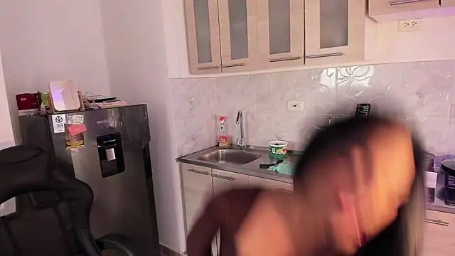 rose scottt online show from April 5, 2026, 7:53 pm