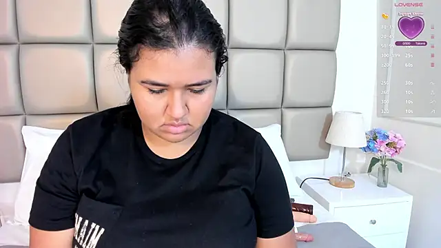 DojaAissha online show from December 1, 2025, 7:26 pm