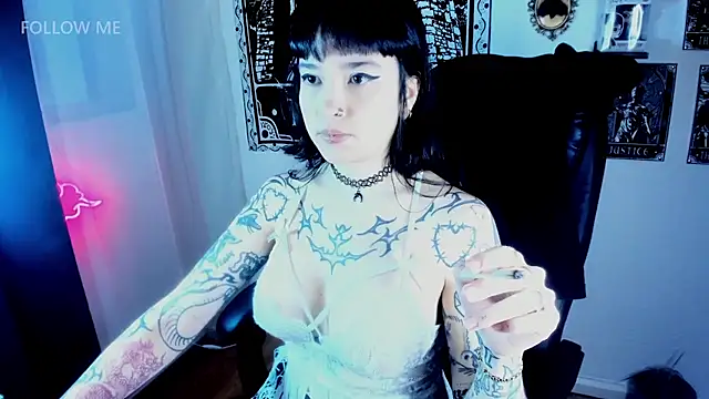 Demongirl6666 online show from December 3, 2025, 7:52 am