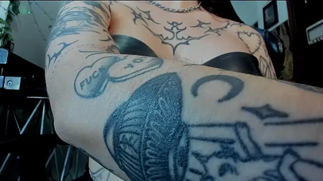 Demongirl6666 online show from February 25, 2025, 4:24 am