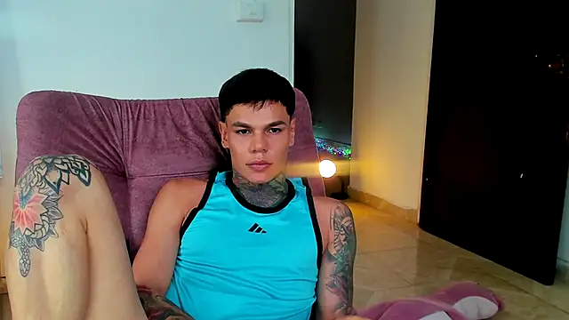 Jordyrodriiguez online show from October 21, 2025, 9:58 pm