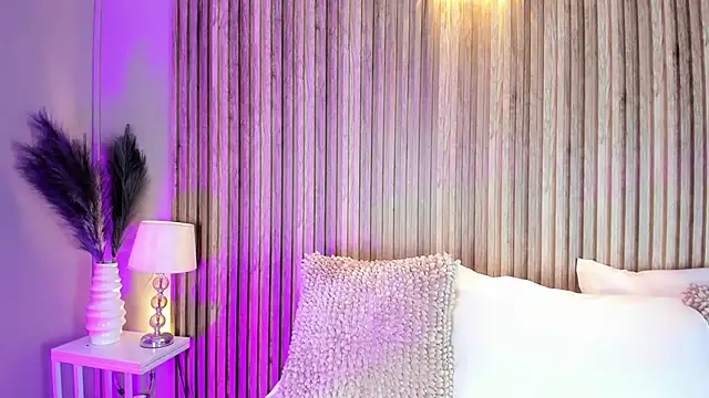 HannaKarson online show from March 3, 2026, 11:39 am