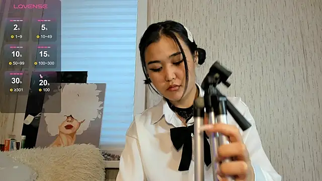 luna-catt online show from January 26, 2025, 6:28 am