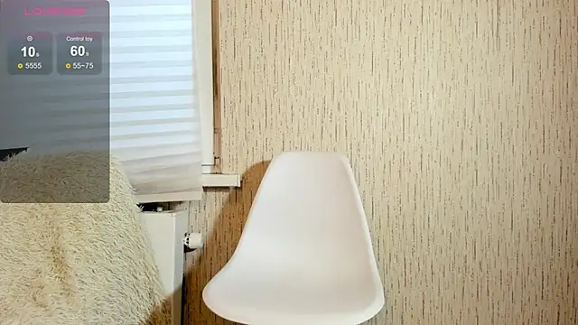 luna-catt online show from February 9, 2025, 1:35 pm