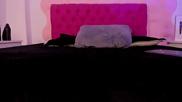 Natasha Nasty2 online show from November 10, 2025, 8:14 pm