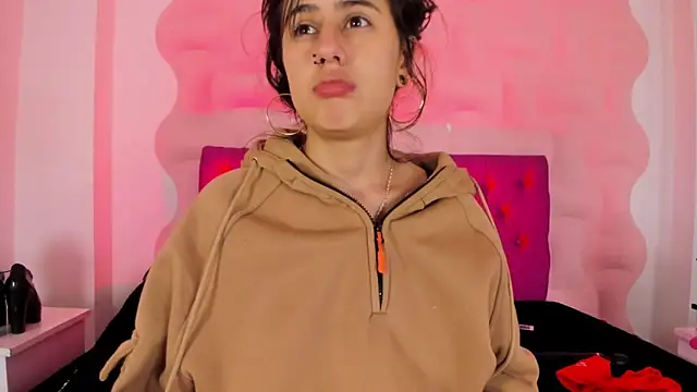 Natasha Nasty2 online show from November 18, 2025, 8:23 pm