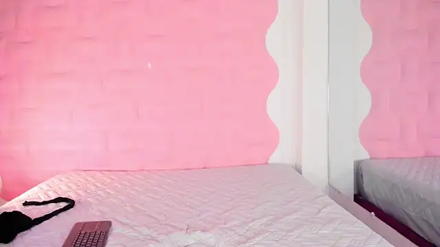 Natasha Nasty2 online show from November 5, 2025, 7:39 pm