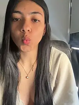 Snapshot of Liissa_cute_ chatting on April 22, 2026, 8:04 pm Liissa cute online show from April 22, 2026, 8:04 pm
