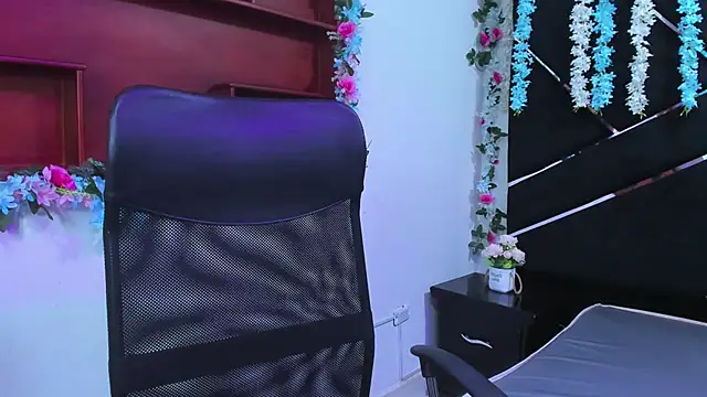 MariaClay online show from November 28, 2025, 12:38 pm