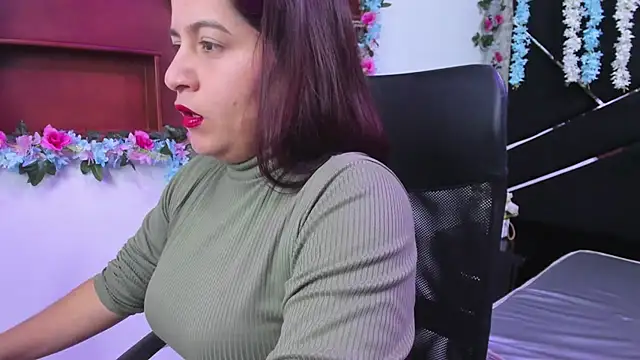 MariaClay online show from November 26, 2025, 12:05 pm