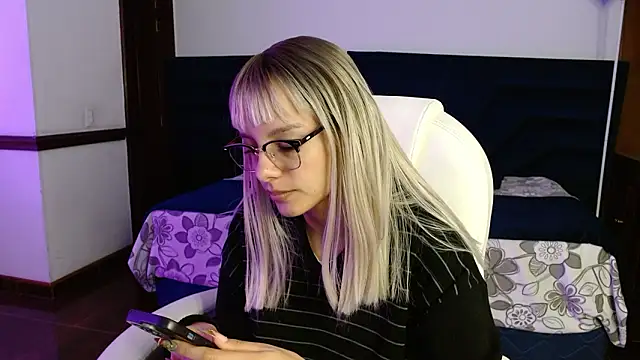 Snapshot of peyton_golden1 chatting on February 3, 2026, 3:04 am peyton golden1 online show from February 3, 2026, 3:04 am