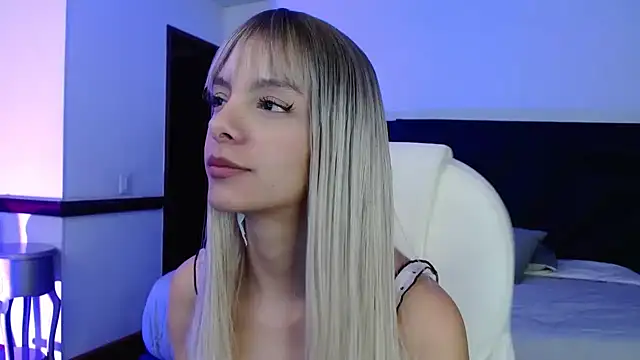 Snapshot of peyton_golden1 chatting on February 17, 2026, 3:37 am peyton golden1 online show from February 17, 2026, 3:37 am