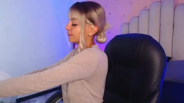 peyton golden1 online show from October 5, 2025, 3:41 am