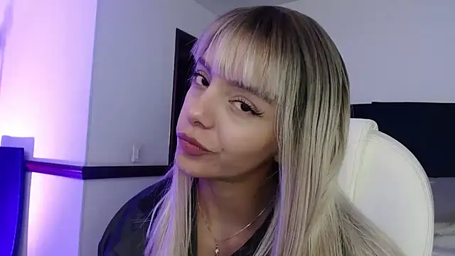 Snapshot of peyton_golden1 chatting on February 26, 2026, 3:17 am peyton golden1 online show from February 26, 2026, 3:17 am