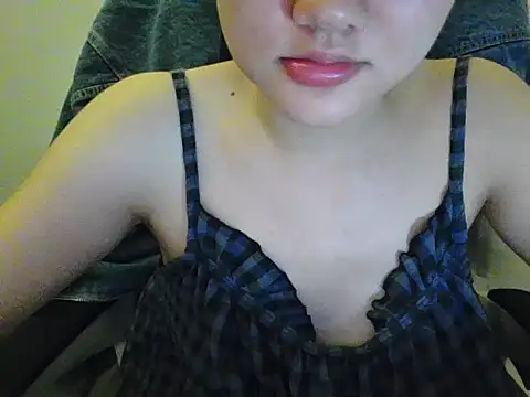 Yin-girl online show from September 18, 2025, 5:05 pm