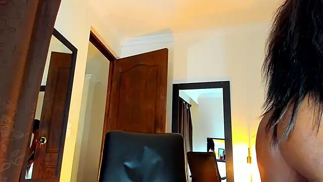 KimberlyBanks2 online show from September 18, 2025, 3:15 pm